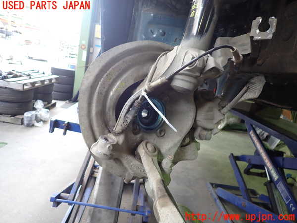 2UPJ-9235524290]BMW 320i(8A20)右フロントナックルハブ 中古 (F30)_2