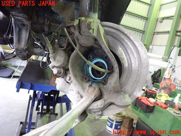 2UPJ-9235524295]BMW 320i(8A20)左フロントナックルハブ 中古 (F30)_2