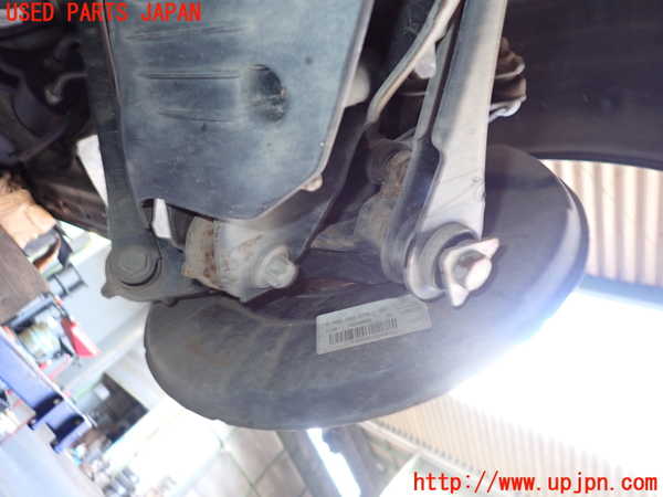 2UPJ-9235524300]BMW 320i(8A20)右リアナックルハブ 中古 (F30)_2