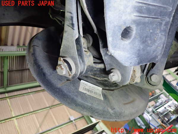2UPJ-9235524305]BMW 320i(8A20)左リアナックルハブ 中古 (F30)_2