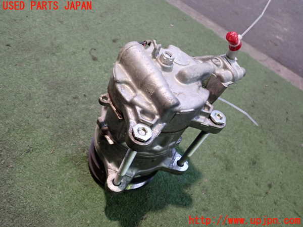 2UPJ-9235526025]BMW 320i(8A20)エアコンコンプレッサー 中古 (F30)_2