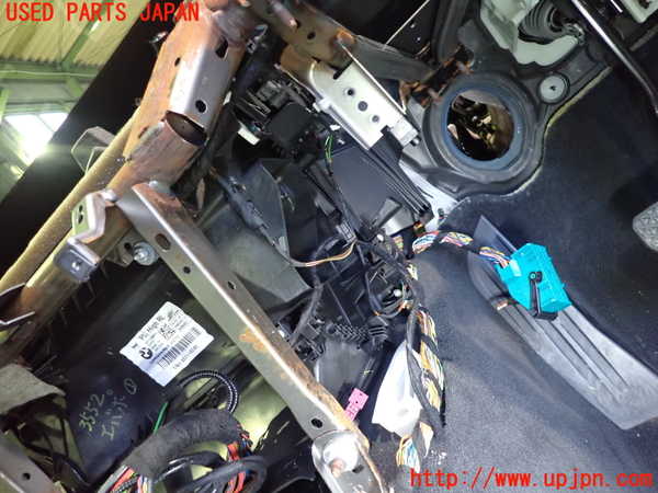 2UPJ-9235526081]BMW 320i(8A20)エバポレーター1 中古 (F30)_2