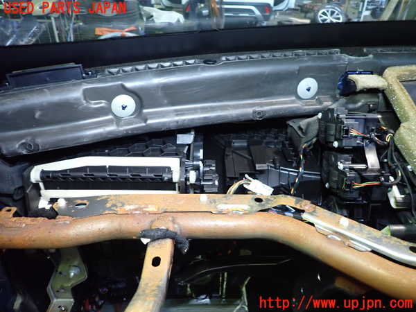 2UPJ-9235526081]BMW 320i(8A20)エバポレーター1 中古 (F30)_3