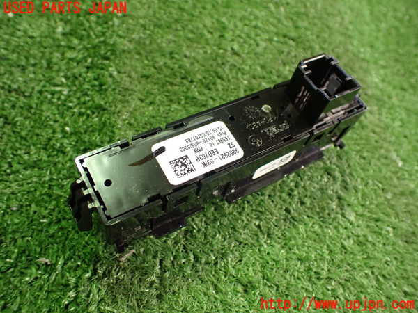 2UPJ-9235526309]BMW 320i(8A20)スイッチ4 (VSC OFF) (ジャンク品) 中古 (F30)_3