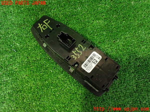 2UPJ-9235526240]BMW 320i(8A20)右前パワーウィンドウスイッチ 中古 (F30)_2