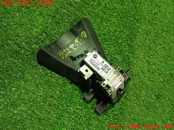 2UPJ-9235526381]BMW 320i(8A20)センサー1 中古 (F30)_2