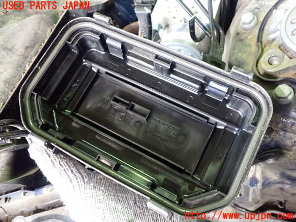 2UPJ-9235526742]BMW 320i(8A20)ヒューズボックス2 中古 (F30)_2