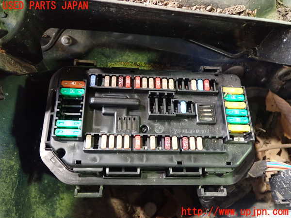 2UPJ-9235526742]BMW 320i(8A20)ヒューズボックス2 中古 (F30)_3