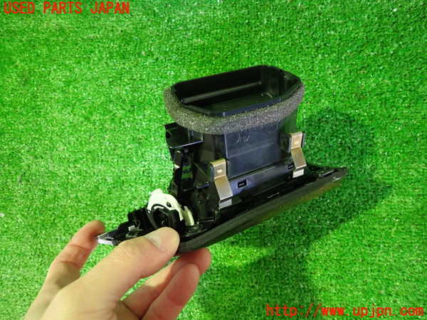 2UPJ-9235527527]BMW 320i(8A20)エアコン吹き出し口2 (右) 中古 (F30)_2