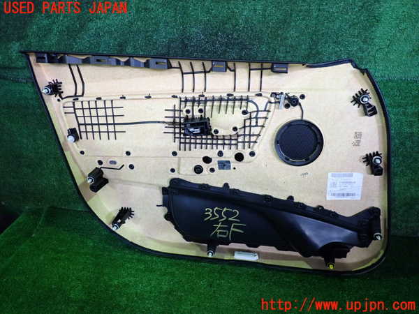 2UPJ-9235521234]BMW 320i(8A20)右前ドア内張り 中古 (F30)_3