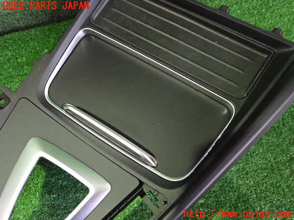 2UPJ-9235527810]BMW 320i(8A20)ドリンクホルダー 中古 (F30)_3