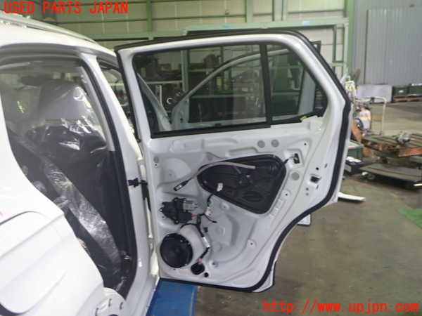 2UPJ-9235531290]VW・T-Cross(ティークロス)(C1DKR)右後ドア (43R-004524) 中古_4