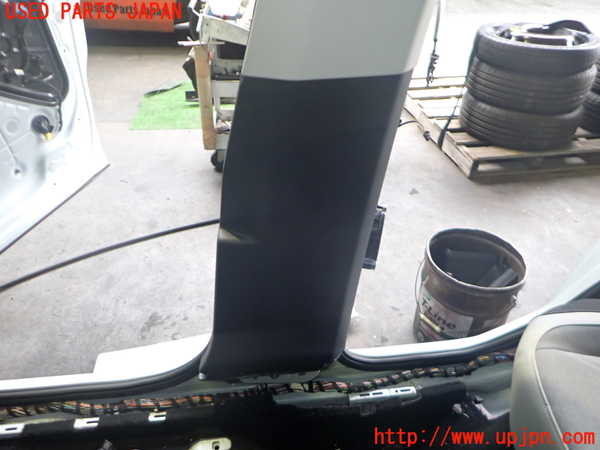 2UPJ-9235537665]VW・T-Cross(ティークロス)(C1DKR)右センターピラートリム 中古_3