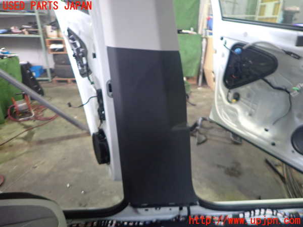 2UPJ-9235537670]VW・T-Cross(ティークロス)(C1DKR)左センターピラートリム 中古_3