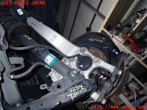 2UPJ-9235544295]クラウン ロイヤル(GRS210)左フロントナックルハブ 中古_2