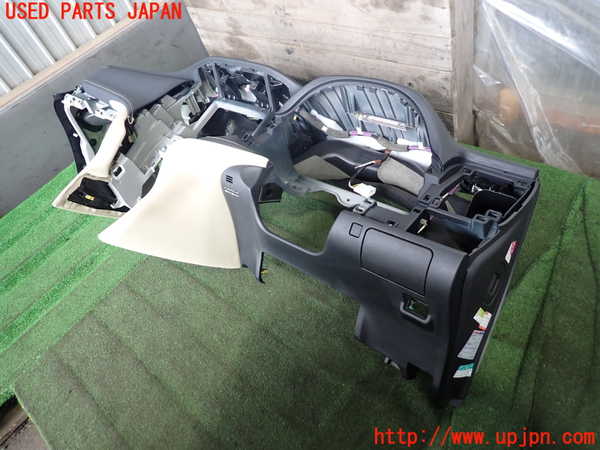 2UPJ-9235547505]クラウン ロイヤル(GRS210)ダッシュボード 中古_2