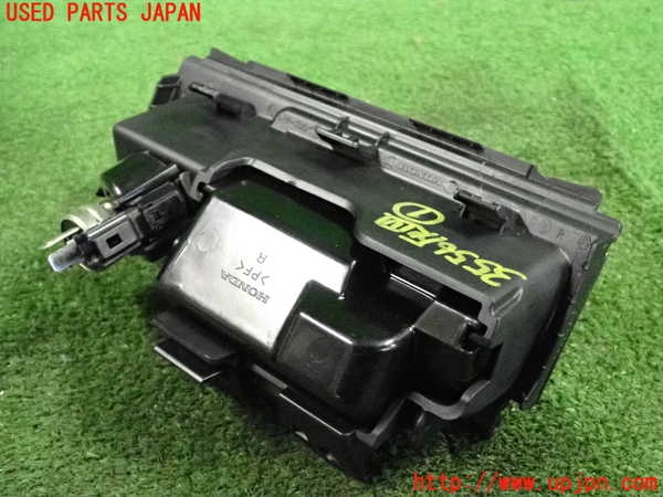 2UPJ-9235567821]アコード ユーロR(CL7)灰皿1 中古_4