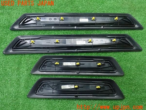 3UPJ=9235570616]BMW 328i グランツーリスモ Mスポーツ(3X28 F34)前期 純正 5147-8051037-05 スカッフプレート 中古_2