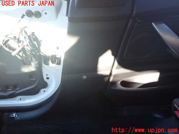 1UPJ-9235577665]BMW 328i グランツーリスモ(3X28)(F34)右センターピラートリム 中古_3