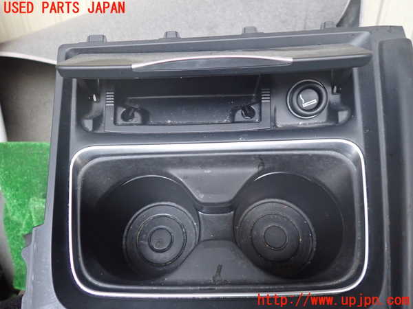 1UPJ-9235577810]BMW 328i グランツーリスモ(3X28)(F34)ドリンクホルダー 中古_2