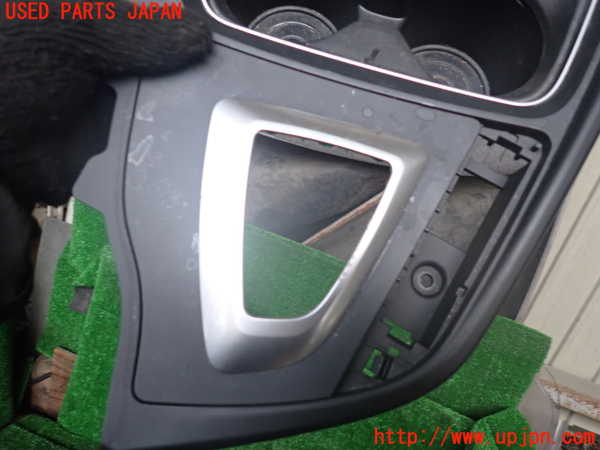 1UPJ-9235577810]BMW 328i グランツーリスモ(3X28)(F34)ドリンクホルダー 中古_3