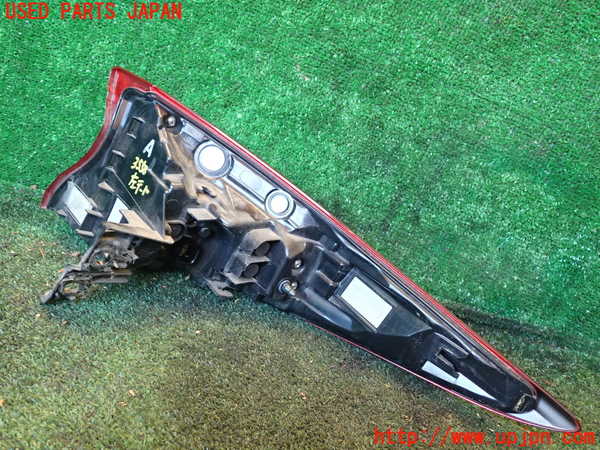 1UPJ-9235581536]プリウスPHV(ZVW52)左テールランプ 中古_2