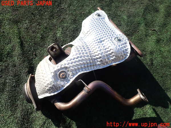 1UPJ-9235582041]プリウスPHV(ZVW52)エキマニ1 触媒 マニバーター 中古_2