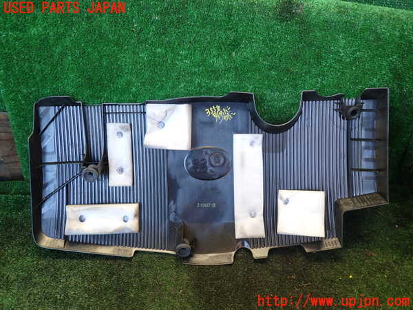 1UPJ-9235582160]プリウスPHV(ZVW52)エンジンアッパーカバー 中古_2