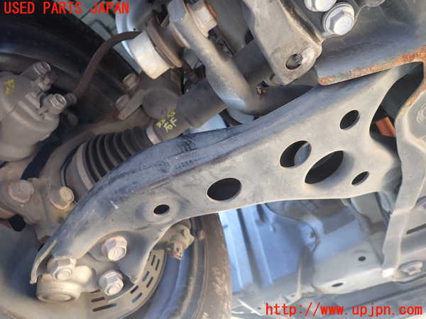 1UPJ-9235585176]プリウスPHV(ZVW52)右フロントロアアーム1 中古_2