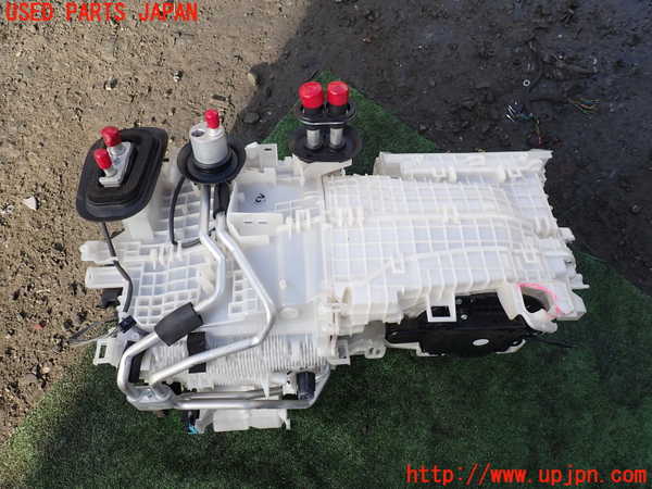 1UPJ-9235586081]プリウスPHV(ZVW52)エバポレーター1 中古_2