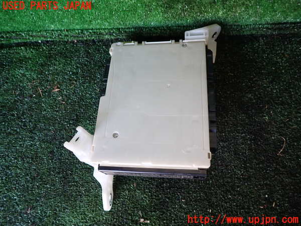 1UPJ-9235586741]プリウスPHV(ZVW52)ヒューズボックス1 中古_2