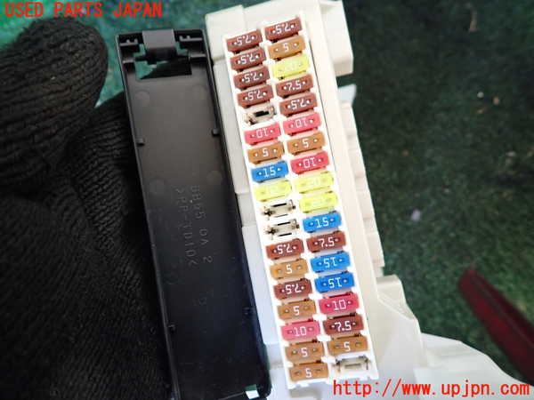 1UPJ-9235586741]プリウスPHV(ZVW52)ヒューズボックス1 中古_3