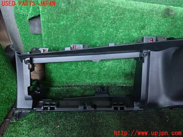 1UPJ-9235587517]プリウスPHV(ZVW52)グローブボックス2 中古_3