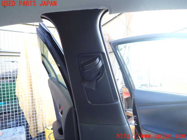 1UPJ-9235587670]プリウスPHV(ZVW52)左センターピラートリム 中古_2