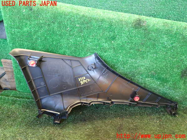 1UPJ-9235587680]プリウスPHV(ZVW52)左リアピラートリム 中古_2