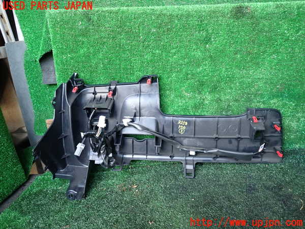 1UPJ-9235587693]プリウスPHV(ZVW52)内装トリム類3 中古_3