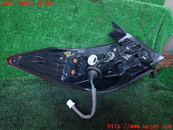 1UPJ-9235591530]フーガハイブリッド(HY51)右テールランプ 中古_2
