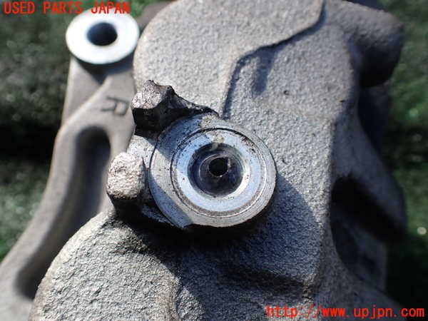 1UPJ-9235594080]フーガハイブリッド(HY51)右フロントキャリパー (ジャンク品) 中古_3