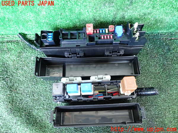 1UPJ-9235596742]フーガハイブリッド(HY51)ヒューズボックス2 中古_3
