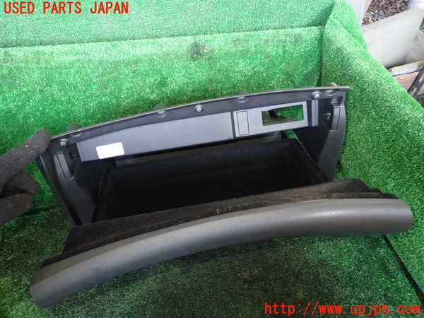 1UPJ-9235597516]フーガハイブリッド(HY51)グローブボックス1 中古_3