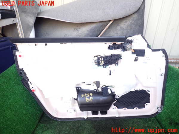 1UPJ-9235591234]フーガハイブリッド(HY51)右前ドア内張り 中古_4