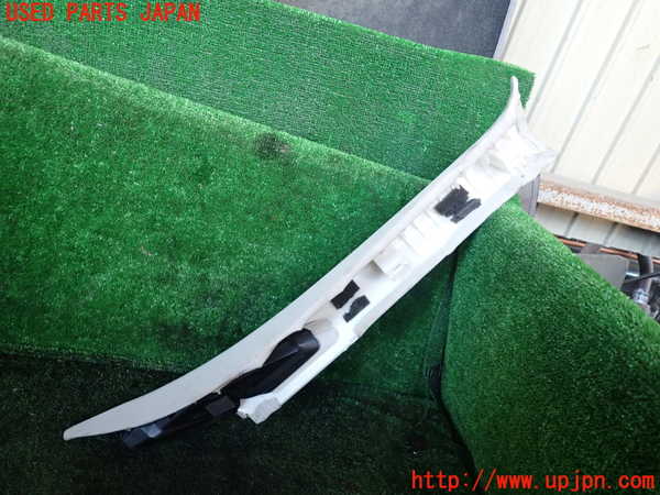 1UPJ-9235597660]フーガハイブリッド(HY51)左フロントピラートリム 中古_3