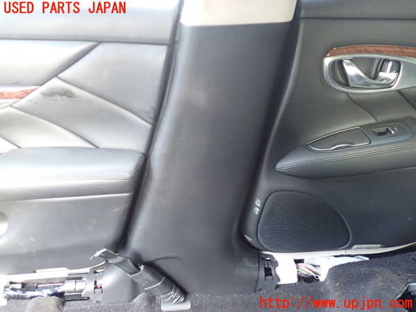 1UPJ-9235597665]フーガハイブリッド(HY51)右センターピラートリム 中古_3