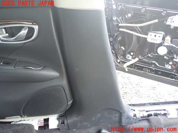 1UPJ-9235597670]フーガハイブリッド(HY51)左センターピラートリム 中古_3