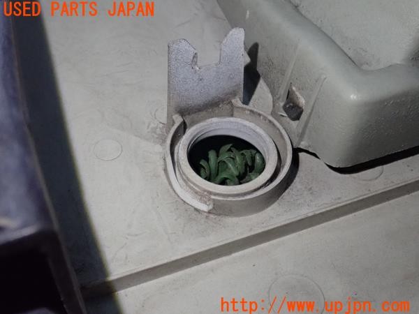 3UPJ=9235600547]MR2(SW20)後期 V型 純正 75082-170505 KOITO 33-08115 テールランプ リアガーニッシュ 中古_3
