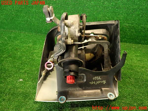 2UPJ-9235601130]MR2(SW20) (V型)右ヘッドライト ハロゲン (リトラクタブル) (ジャンク品) 中古_3