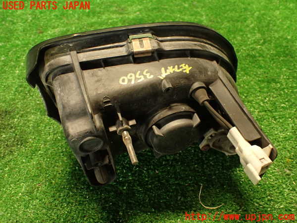 2UPJ-9235601182]MR2(SW20) (V型)左フォグ (ジャンク品) 中古_3