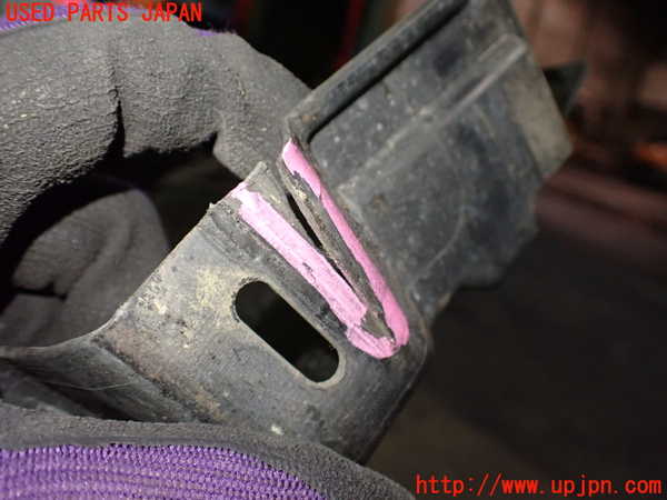 2UPJ-9235611090]日産リーフ(ZE1)右前フェンダーライナー 中古_4