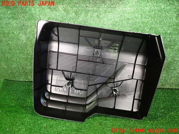 2UPJ-9235612160]日産リーフ(ZE1)エンジンアッパーカバー 中古_2