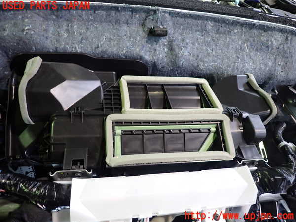 2UPJ-9235616081]日産リーフ(ZE1)エバポレーター1 中古_5